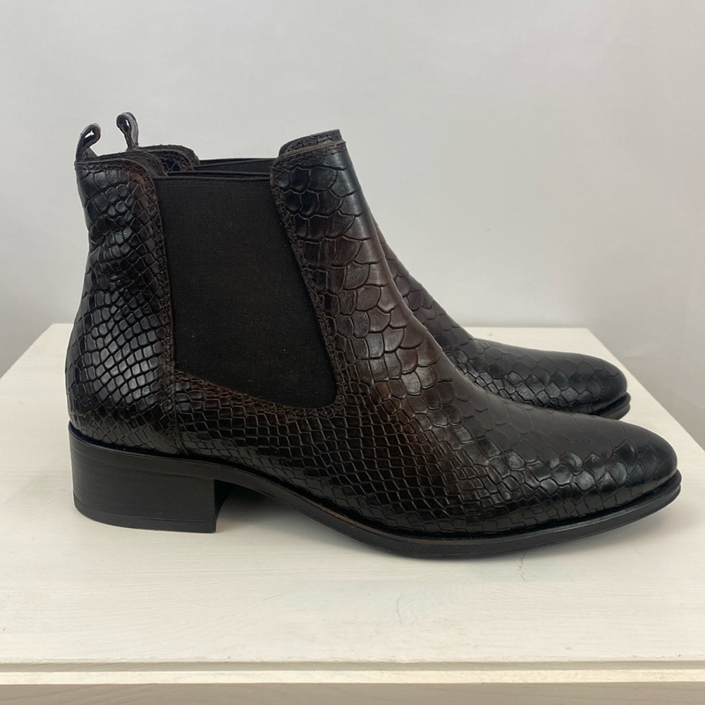 NWOT Ateliers Bobby Snake Leather Chelsea Boot on a Stacked Heel